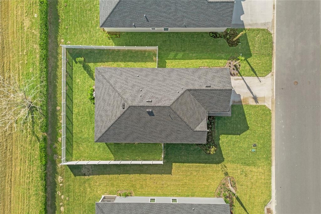 For Sale: $325,000 (3 beds, 2 baths, 1755 Square Feet)