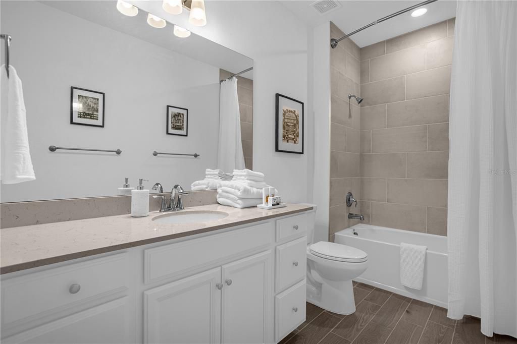 For Sale: $325,000 (3 beds, 2 baths, 1755 Square Feet)