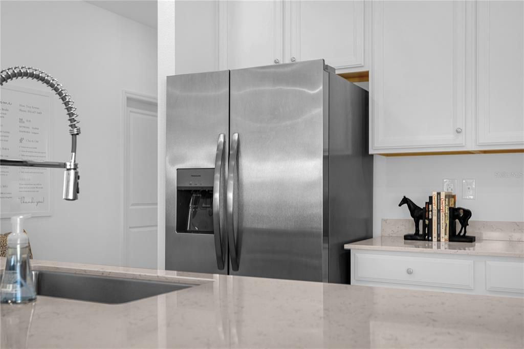 For Sale: $325,000 (3 beds, 2 baths, 1755 Square Feet)