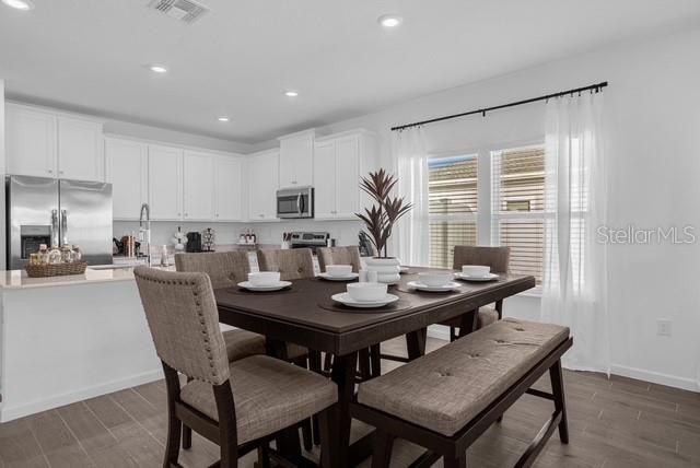 For Sale: $325,000 (3 beds, 2 baths, 1755 Square Feet)