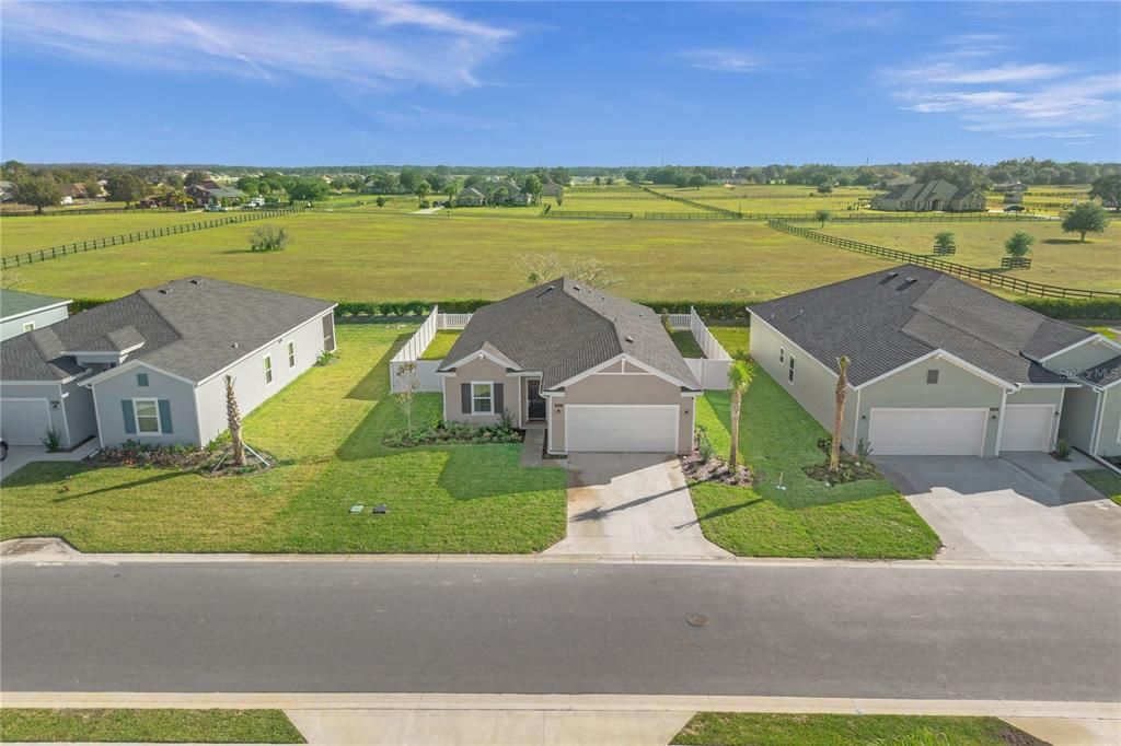 For Sale: $325,000 (3 beds, 2 baths, 1755 Square Feet)