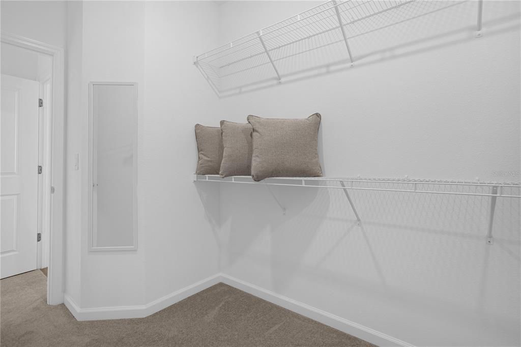 For Sale: $325,000 (3 beds, 2 baths, 1755 Square Feet)