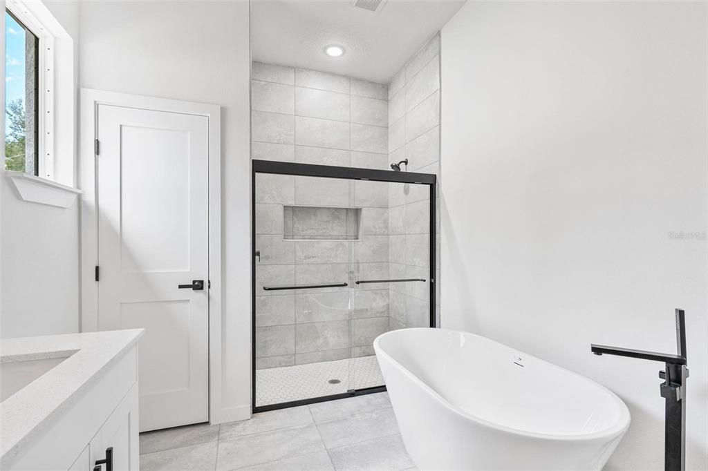 Activo con contrato: $314,000 (4 camas, 3 baños, 1870 Pies cuadrados)