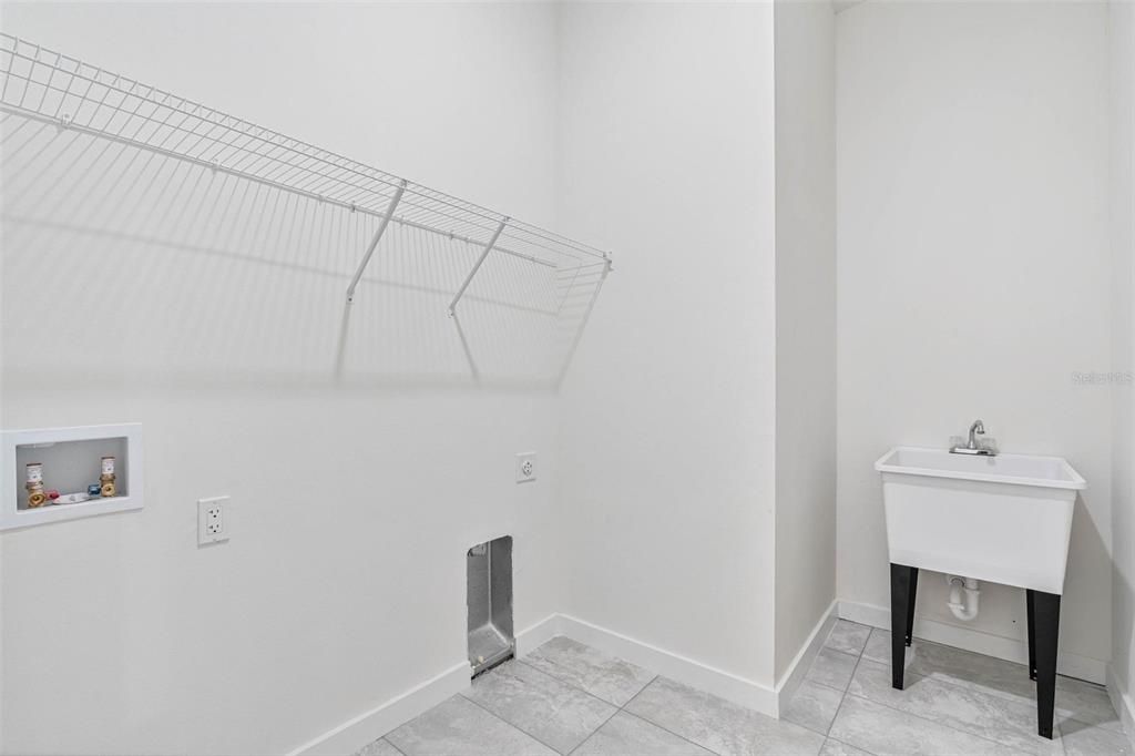 Activo con contrato: $314,000 (4 camas, 3 baños, 1870 Pies cuadrados)