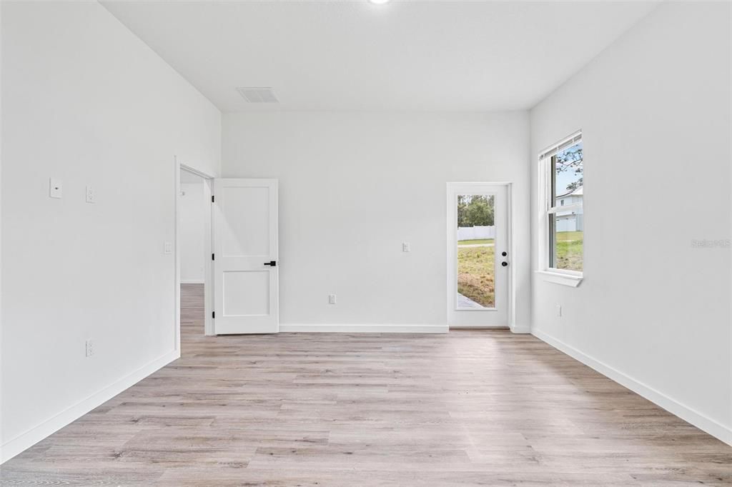 Activo con contrato: $314,000 (4 camas, 3 baños, 1870 Pies cuadrados)