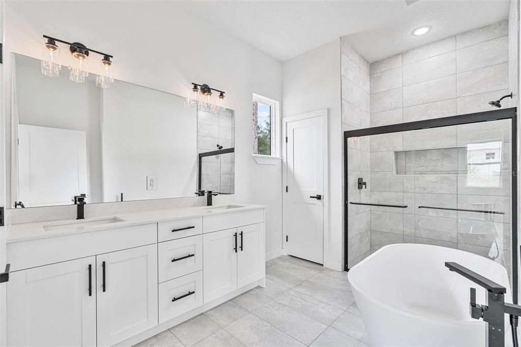 Activo con contrato: $314,000 (4 camas, 3 baños, 1870 Pies cuadrados)