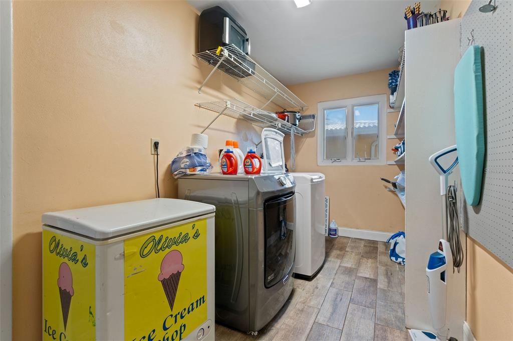 For Sale: $775,000 (4 beds, 3 baths, 2697 Square Feet)