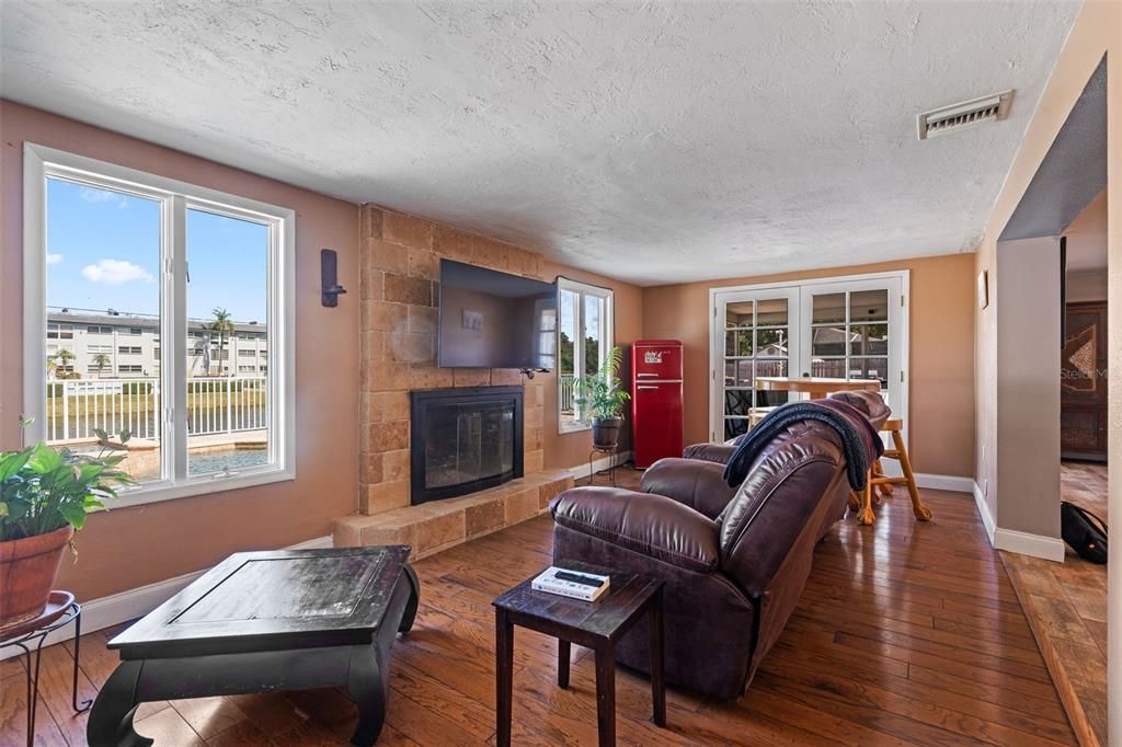 For Sale: $775,000 (4 beds, 3 baths, 2697 Square Feet)