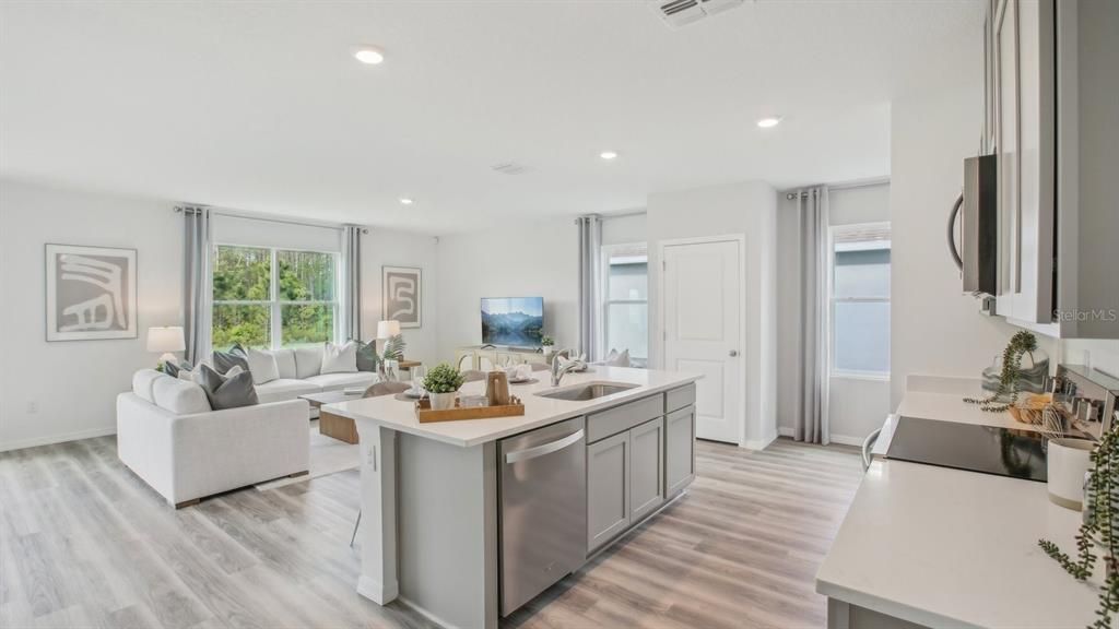 Active With Contract: $399,990 (4 beds, 2 baths, 2305 Square Feet)