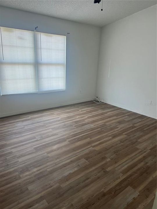 For Sale: $325,000 (3 beds, 2 baths, 1536 Square Feet)