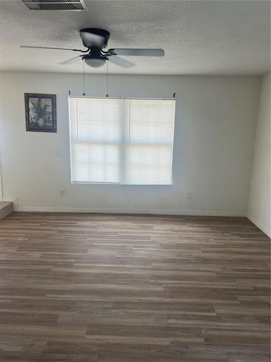 For Sale: $325,000 (3 beds, 2 baths, 1536 Square Feet)