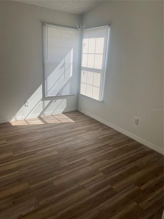 For Sale: $325,000 (3 beds, 2 baths, 1536 Square Feet)