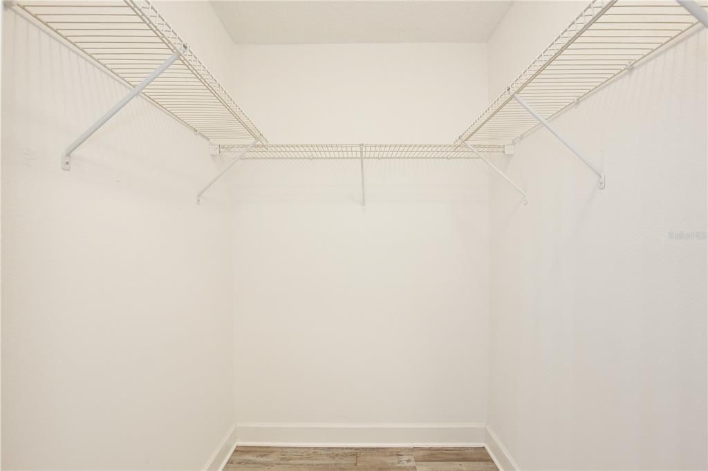 出租: $1,390 (3 贝兹, 2 浴室, 1168 平方英尺)