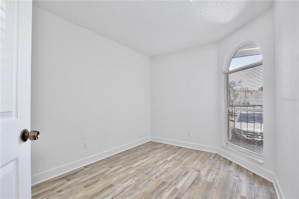 出租: $1,390 (3 贝兹, 2 浴室, 1168 平方英尺)