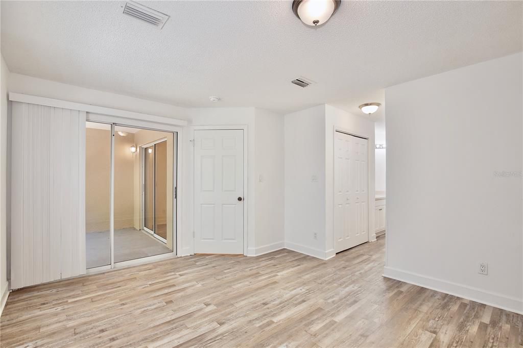 出租: $1,390 (3 贝兹, 2 浴室, 1168 平方英尺)