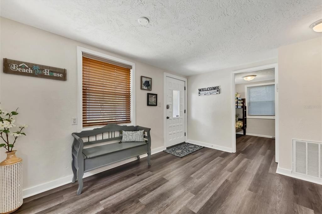 На продажу: $375,000 (3 спален, 2 ванн, 1333 Квадратных фут)