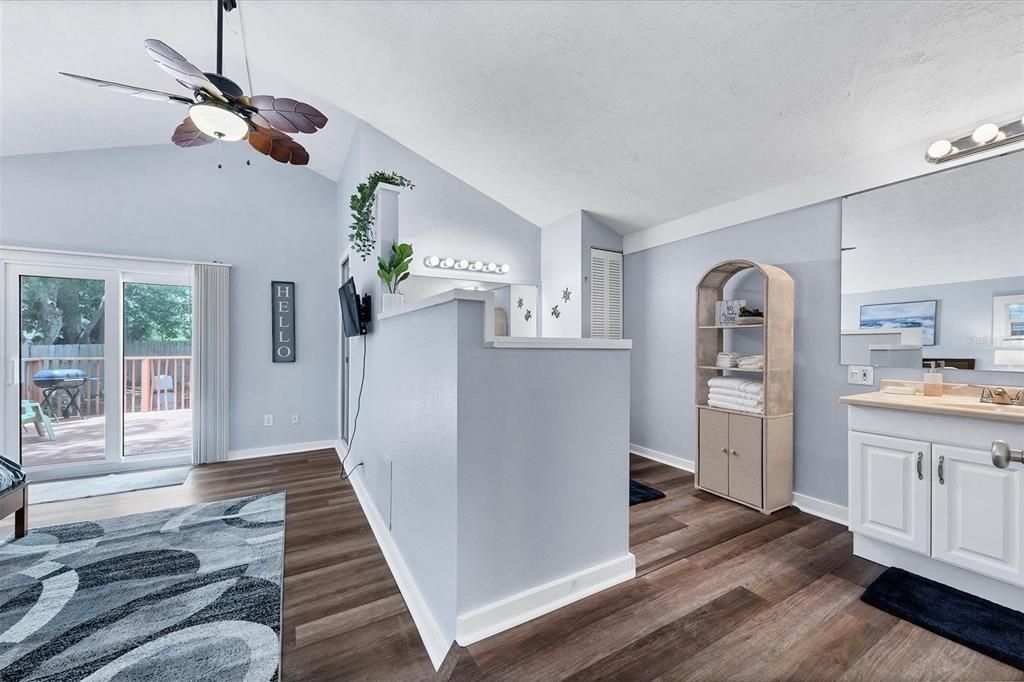 На продажу: $375,000 (3 спален, 2 ванн, 1333 Квадратных фут)