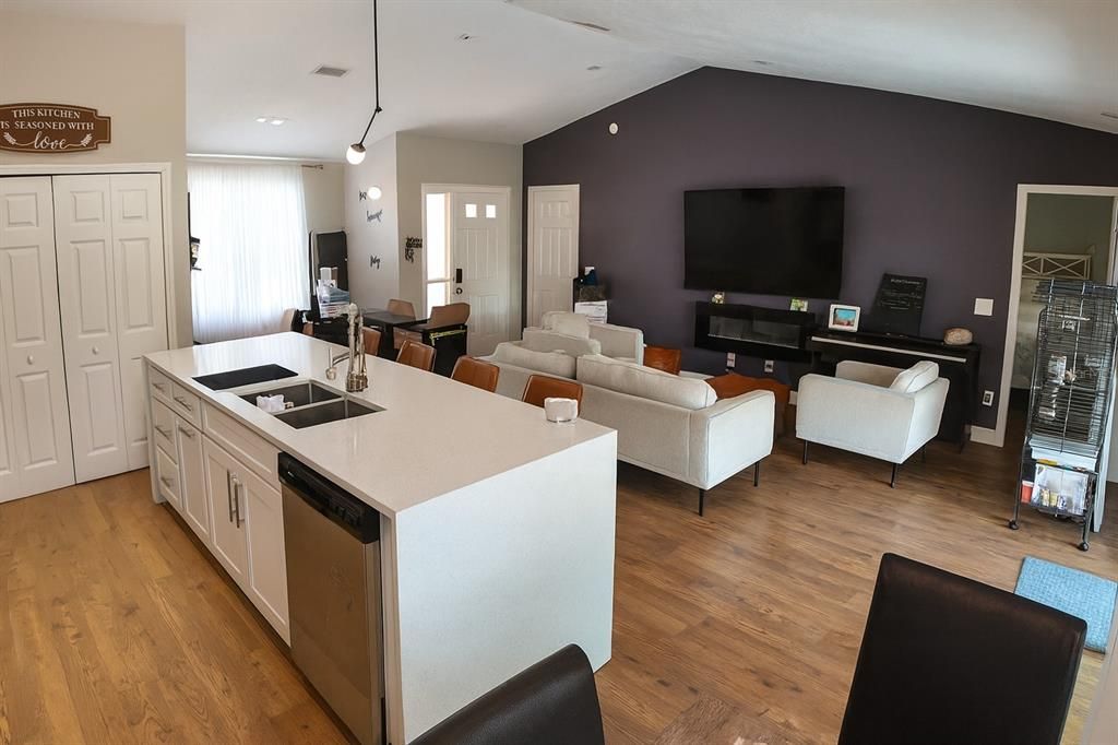 For Sale: $375,900 (3 beds, 2 baths, 1359 Square Feet)