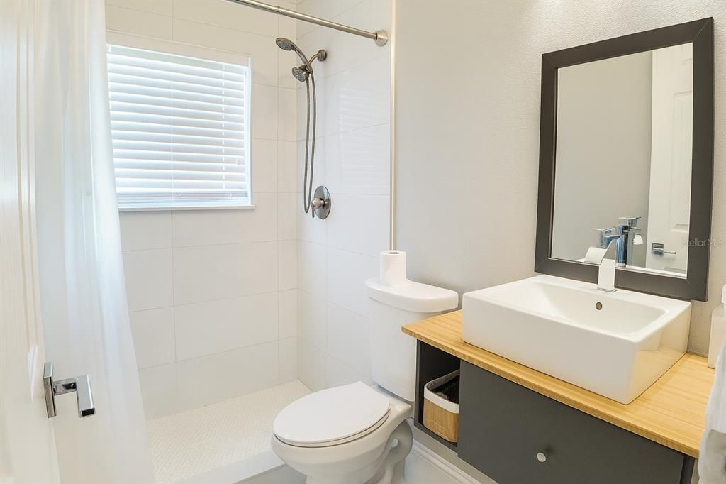 For Sale: $375,900 (3 beds, 2 baths, 1359 Square Feet)