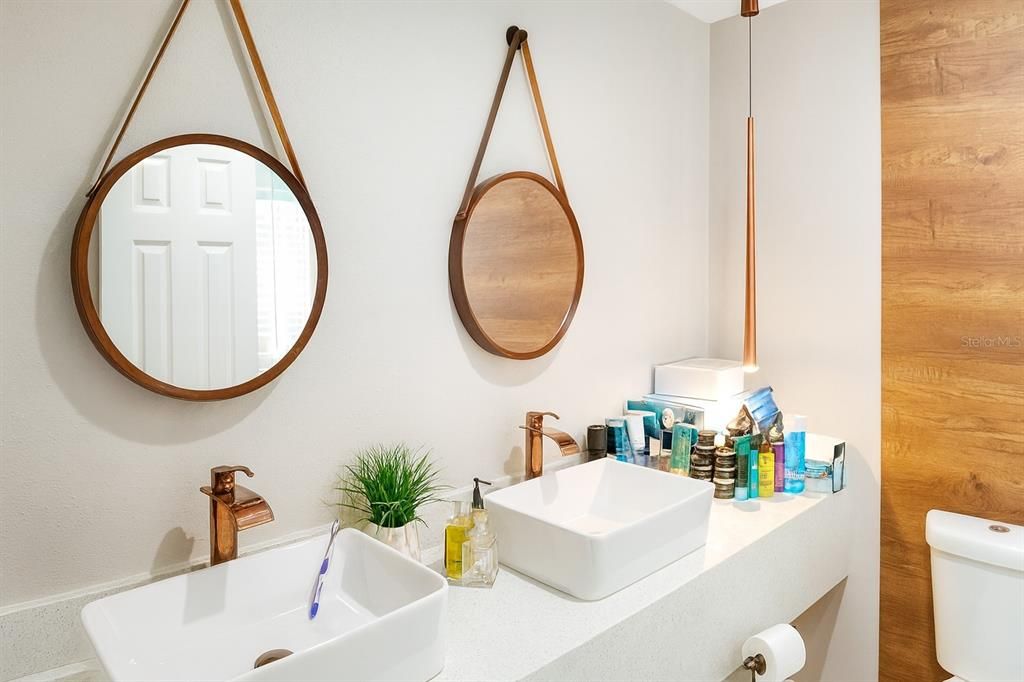 For Sale: $375,900 (3 beds, 2 baths, 1359 Square Feet)