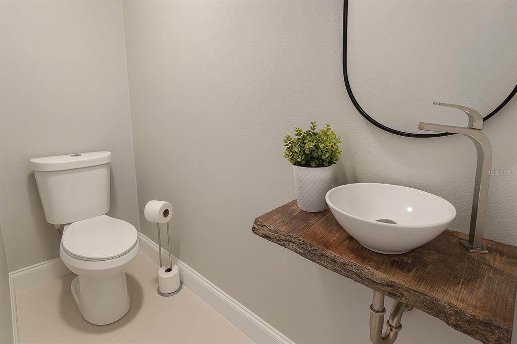 For Sale: $375,900 (3 beds, 2 baths, 1359 Square Feet)