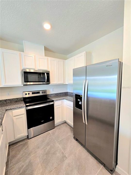 For Rent: $1,800 (3 beds, 2 baths, 1673 Square Feet)