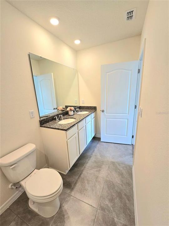 For Rent: $1,800 (3 beds, 2 baths, 1673 Square Feet)