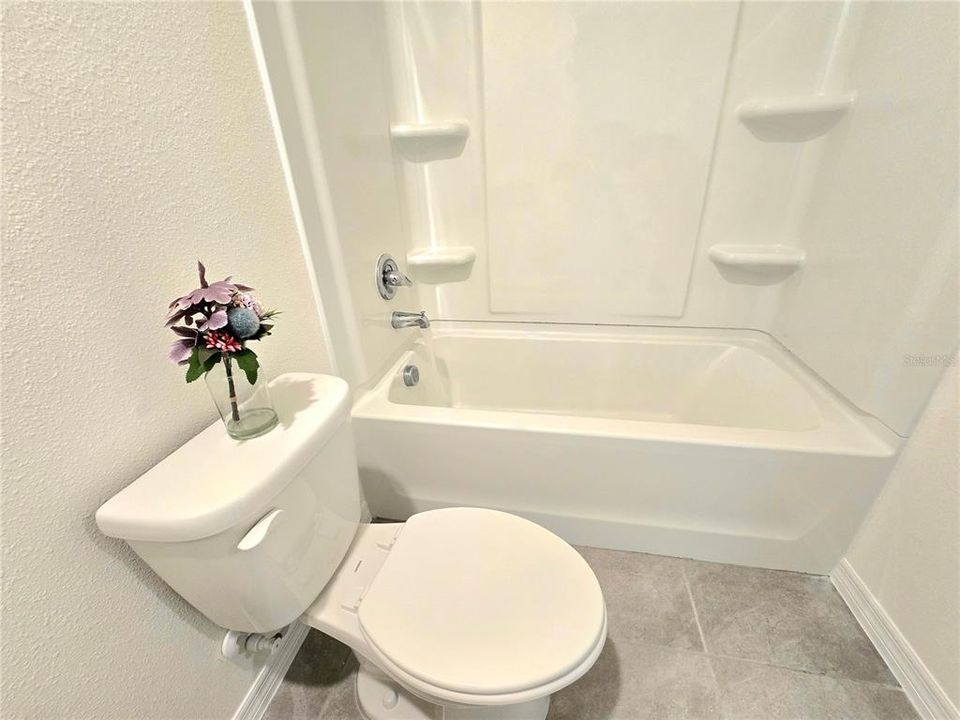 For Rent: $1,800 (3 beds, 2 baths, 1673 Square Feet)