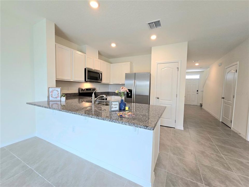 For Rent: $1,800 (3 beds, 2 baths, 1673 Square Feet)