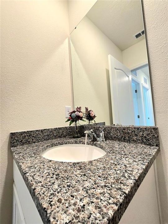 For Rent: $1,800 (3 beds, 2 baths, 1673 Square Feet)