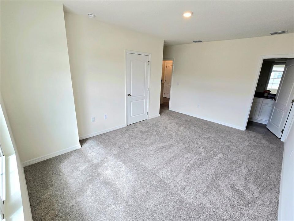 For Rent: $1,800 (3 beds, 2 baths, 1673 Square Feet)