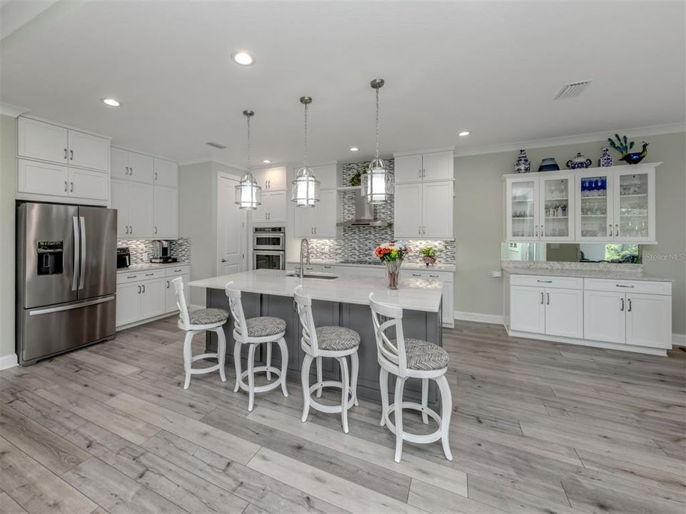 待售: $779,900 (4 贝兹, 3 浴室, 2816 平方英尺)