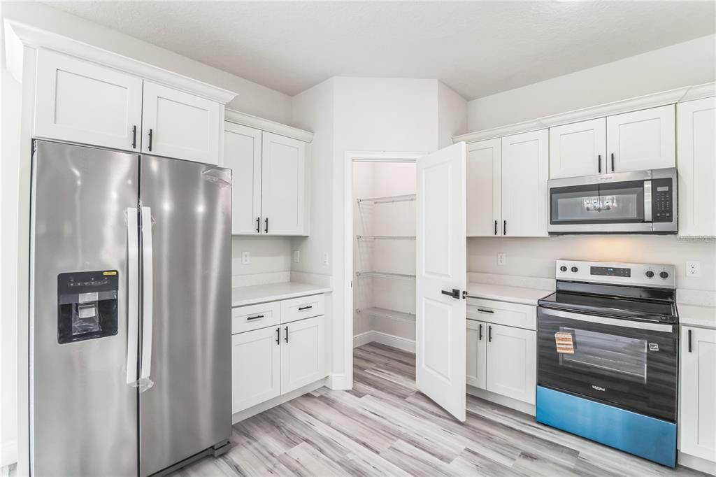 For Sale: $297,000 (4 beds, 2 baths, 1833 Square Feet)