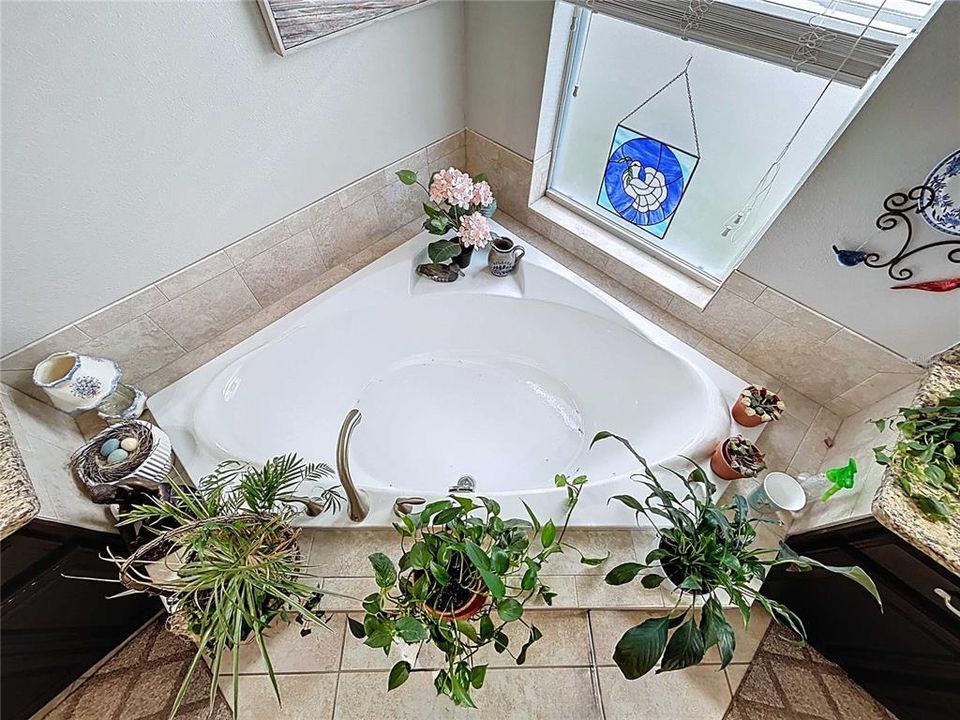 For Sale: $544,999 (5 beds, 3 baths, 3777 Square Feet)