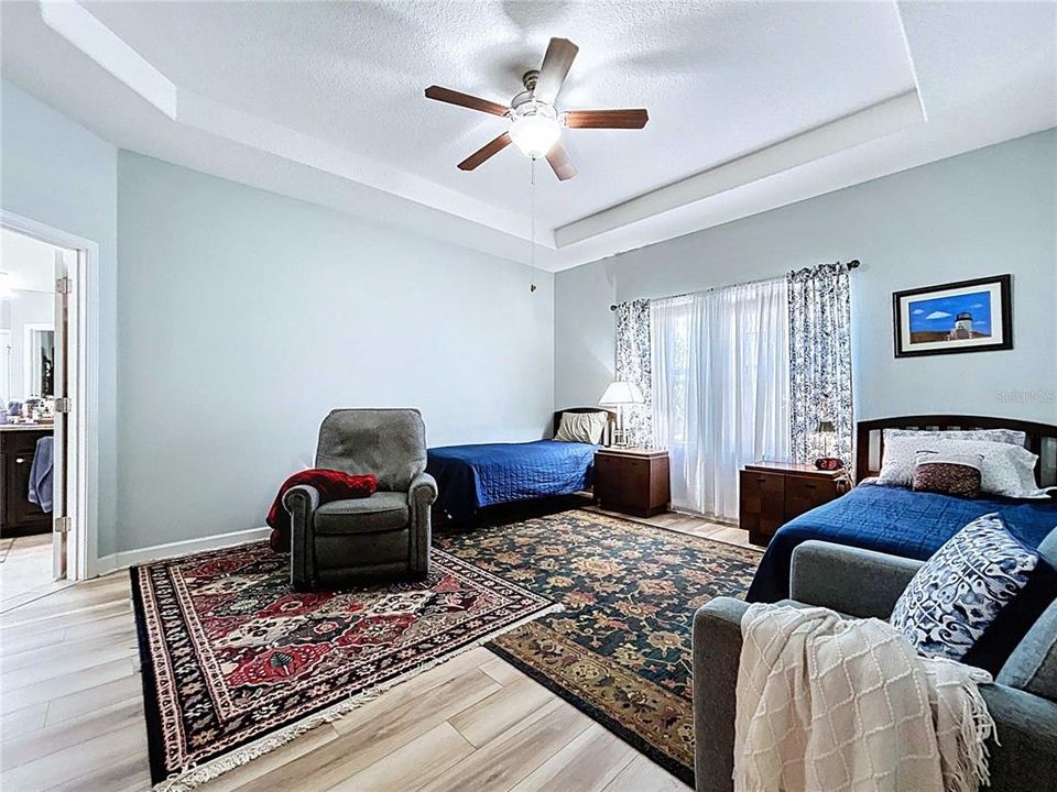 For Sale: $544,999 (5 beds, 3 baths, 3777 Square Feet)