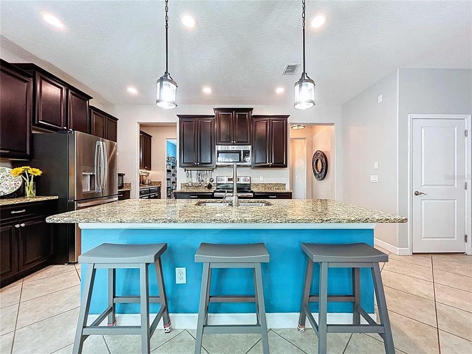 For Sale: $544,999 (5 beds, 3 baths, 3777 Square Feet)