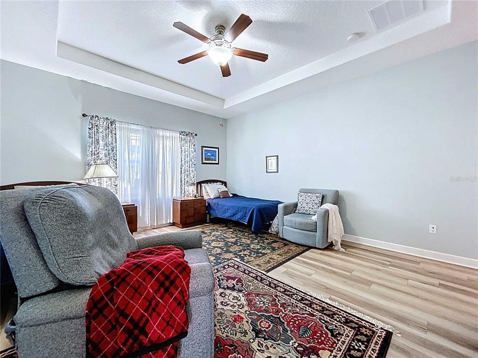 For Sale: $544,999 (5 beds, 3 baths, 3777 Square Feet)