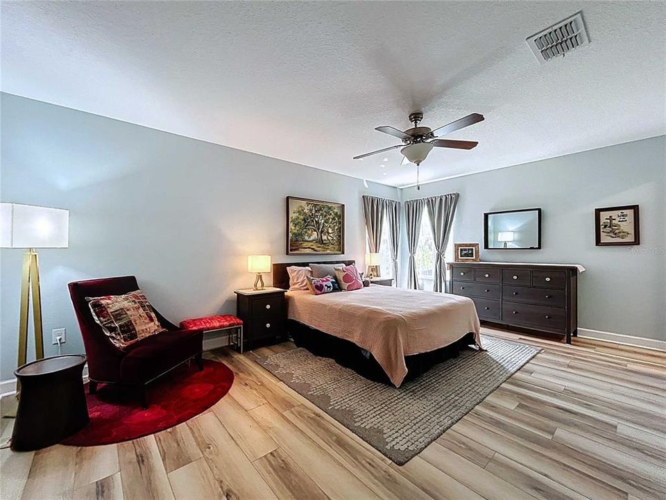 For Sale: $544,999 (5 beds, 3 baths, 3777 Square Feet)