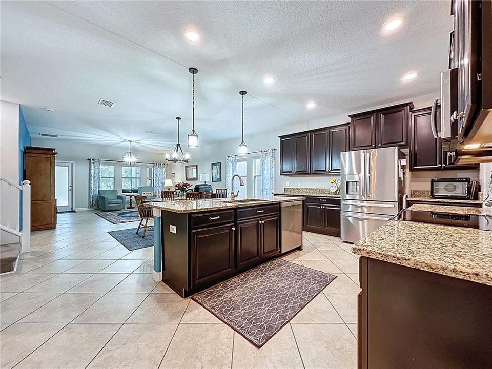 For Sale: $544,999 (5 beds, 3 baths, 3777 Square Feet)