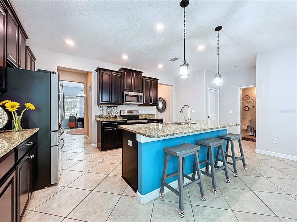 For Sale: $544,999 (5 beds, 3 baths, 3777 Square Feet)