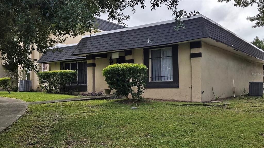 待售: $110,000 (2 贝兹, 2 浴室, 1097 平方英尺)