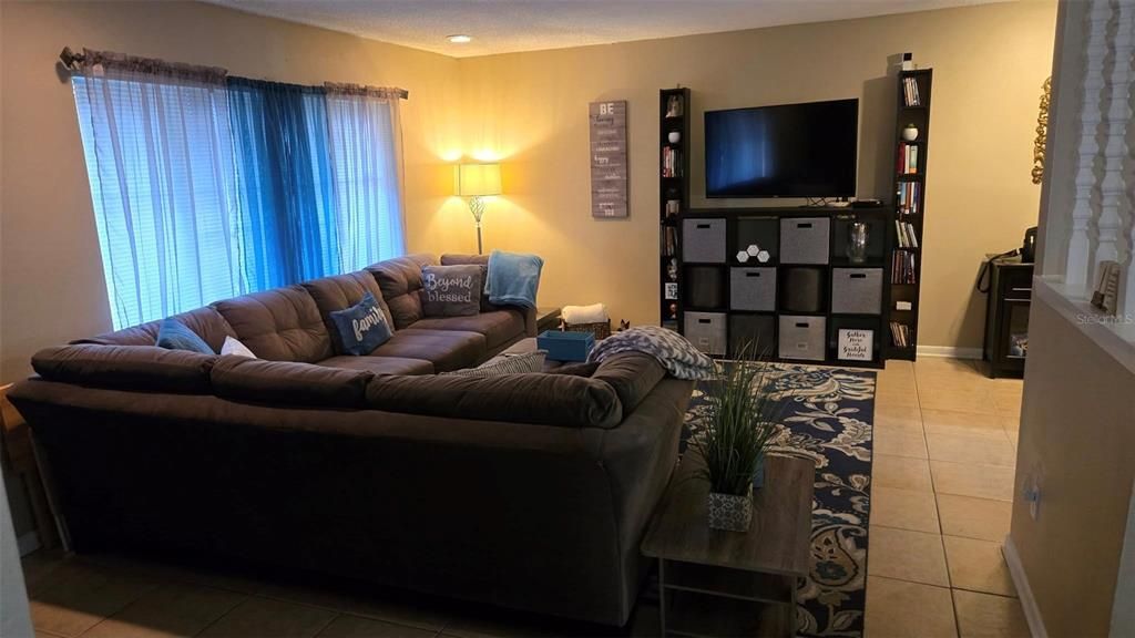 待售: $110,000 (2 贝兹, 2 浴室, 1097 平方英尺)