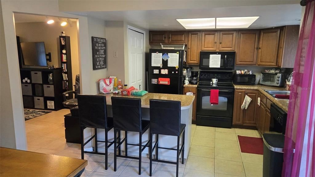 待售: $110,000 (2 贝兹, 2 浴室, 1097 平方英尺)