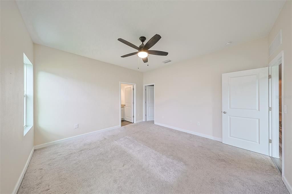 待售: $299,900 (3 贝兹, 2 浴室, 1412 平方英尺)