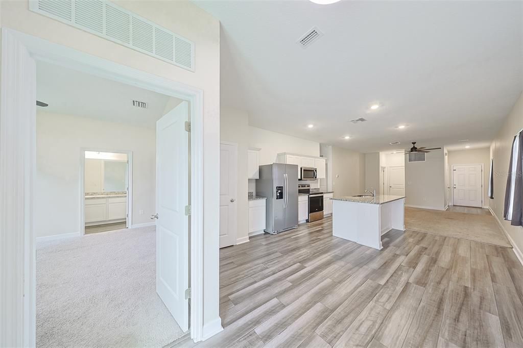 待售: $299,900 (3 贝兹, 2 浴室, 1412 平方英尺)