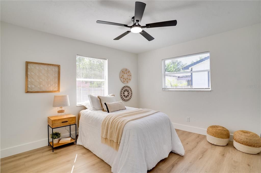 For Sale: $339,000 (3 beds, 1 baths, 974 Square Feet)