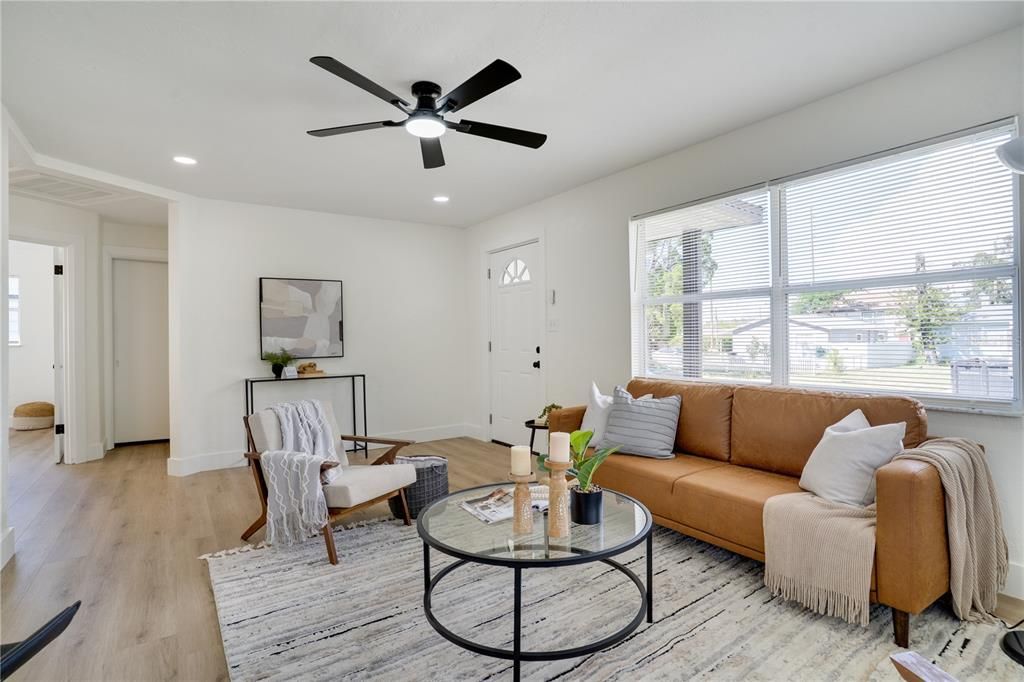 For Sale: $339,000 (3 beds, 1 baths, 974 Square Feet)