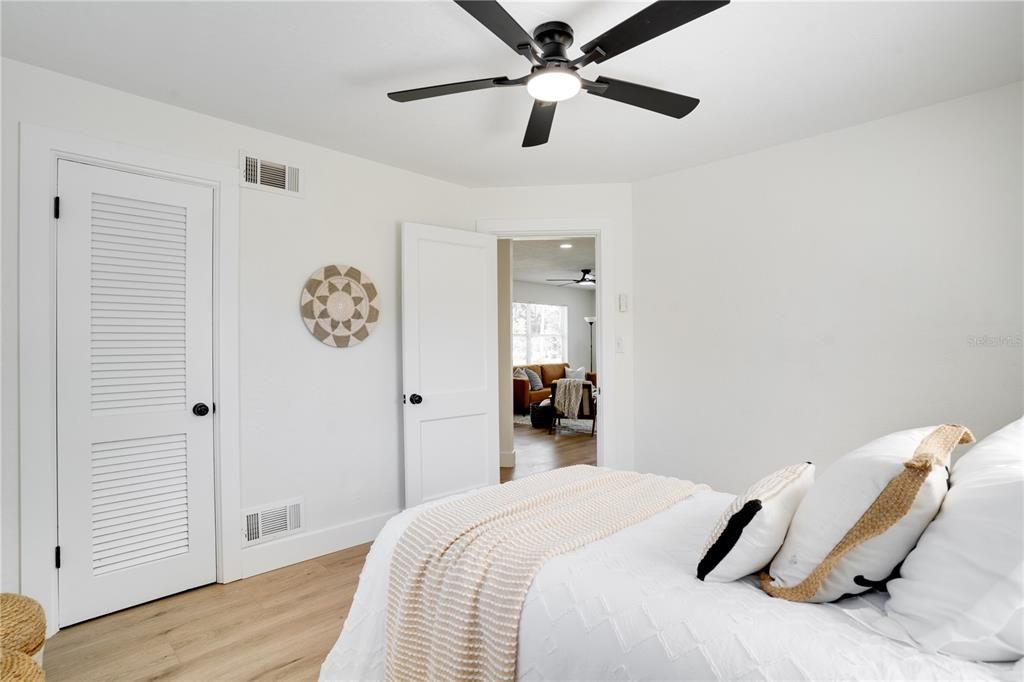 For Sale: $339,000 (3 beds, 1 baths, 974 Square Feet)