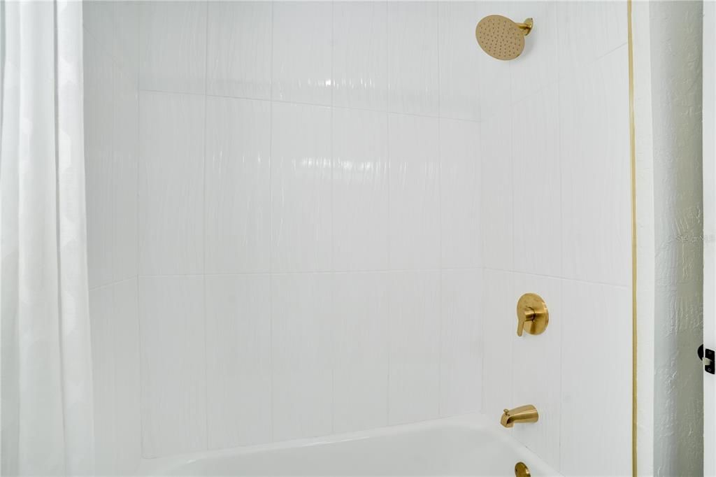 For Sale: $339,000 (3 beds, 1 baths, 974 Square Feet)