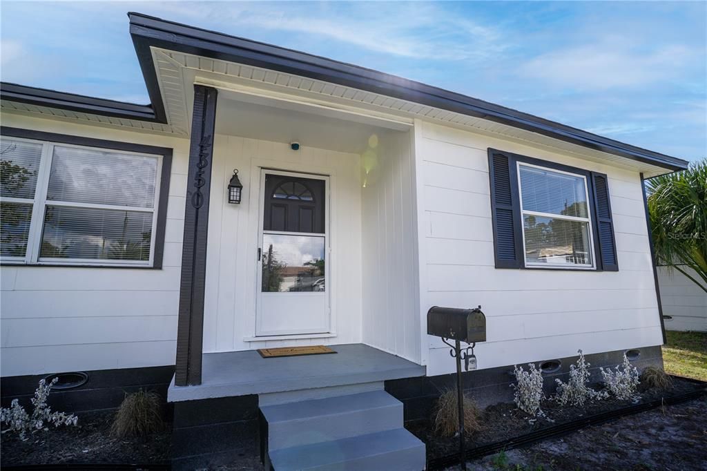 For Sale: $339,000 (3 beds, 1 baths, 974 Square Feet)